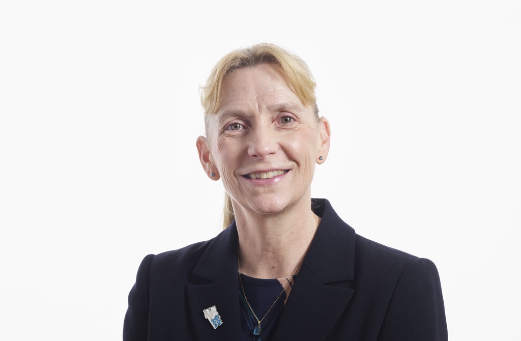 Louise Hardy headshot